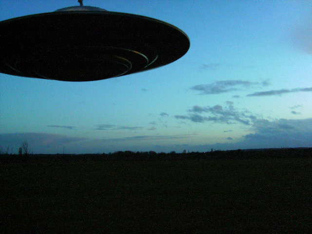 UFO_Held_037